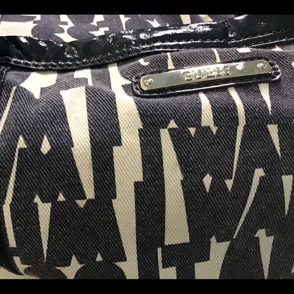 Guess Signature Canvas Tote Large - Picture 8 of 13